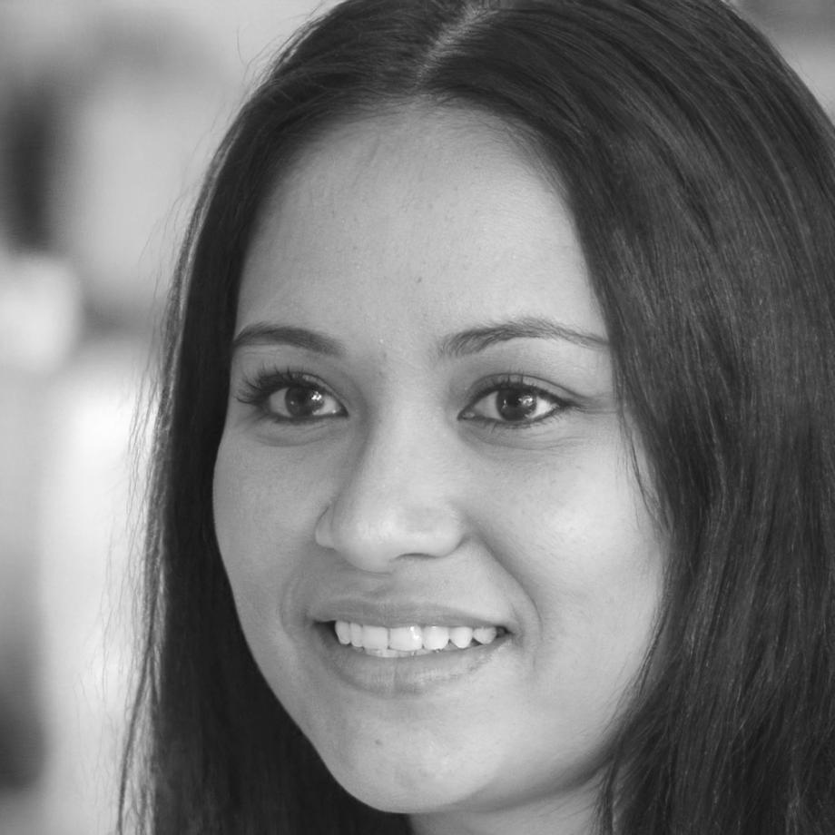 Retrato profissional de Carolina Medeiros